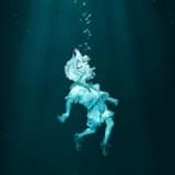 劇場版「名探偵コナン」最新作、超特報公開 灰原哀が絶体絶命のピンチに!? タイトルの一部も明らかに