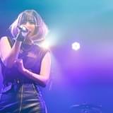 黒崎真音のドキュメンタリー、23年春劇場公開 救急搬送から復活ライブまでの道のり描く