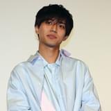 舞台挨拶に立った永瀬廉