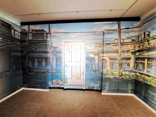 扉のビジュアルを使った展示入り口