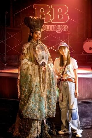 諸葛孔明が転生し、歌手を目指す少女を成功に導く音楽青春コメディ