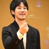 松坂桃李、スプーン曲げ成功に驚き「ハンドパワーってあるんですね」 「クレしん」新作映画で暗黒のエスパー役