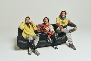 主題歌はWANIMA「夏暁」