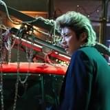 田中圭が金髪リーゼントのレジェンドに 岸優太の先輩役、八神紅一の「Gメン」場面写真＆キャラクターPV公開