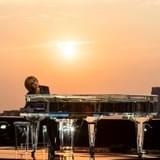 「YOSHIKI UNDER THE SKY」YOSHIKIとHYDE登壇のジャパンプレミア開催 ライブビューイングも決定