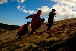 オープニングテーマは「フジファブリック」