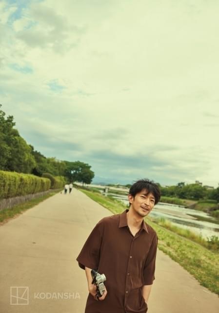 津田健次郎、大人の成熟が生み出す魅力 写真集「ささやき」10月13日