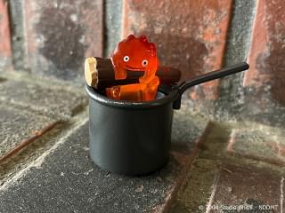 炭から落っこちそうなカルシファーを再現