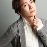 バリアフリー上映の音声ガイドを担当する置鮎龍太郎