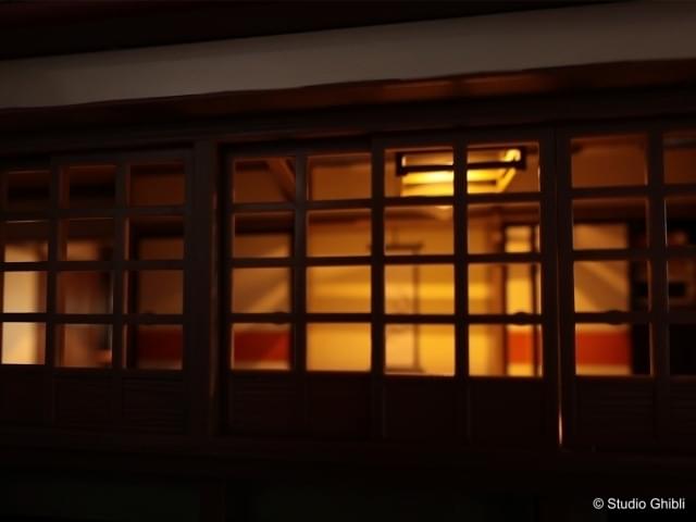 となりのトトロ」サツキとメイの家がミニチュアハウスに 階段の