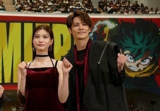 ゲスト声優を務めた宮野真守(右)と生見愛瑠(左)