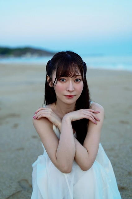 石飛恵里花の写真集「どのえりか？」11月15日発売 豊田萌絵