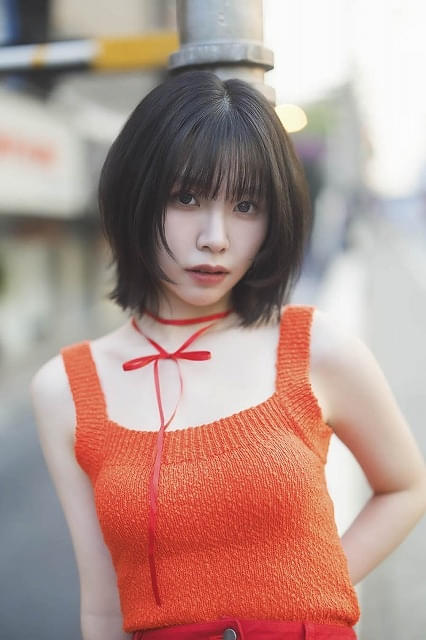 ラブライブ！スーパースター!!」Liyuuの2nd写真集 表紙は白い肌が