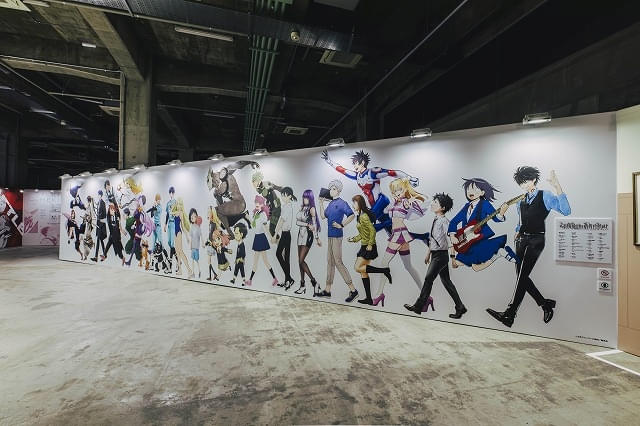 少年ジャンプ＋」10年の歩みを振り返る展覧会がスタート 入場特典は