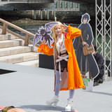 「素材採取家の異世界旅行記」月海つくねのコスプレ撮影ステージ開催 完成度の高さに原作者が涙