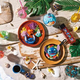 「リロ&スティッチ」スペシャルカフェが6月20日から順次オープン “夏を楽しむスティッチ”がコンセプト