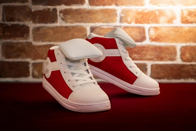 名探偵コナン」キック力増強シューズが再販決定 作中の動きを再現可能