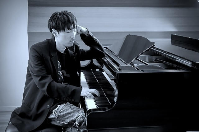 作曲家活動20周年】澤野弘之のエッセイ集「錯覚の音」2月3日発売