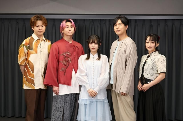 （左から）村瀬歩、佐久間大介、川口莉奈、神谷浩史、悠木碧