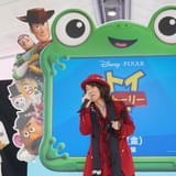 ダイアモンド☆ユカイ、渋谷で名曲「君はともだち」熱唱 前田敦子と「トイ・ストーリー」の魅力を語る