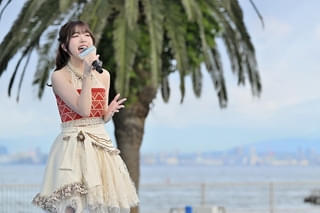 「モアナと伝説の海」モアナ役日本版声優TSUZUMIが福岡に降臨 映画プロモーション史上初の会場で海をバックに劇中歌を生歌唱