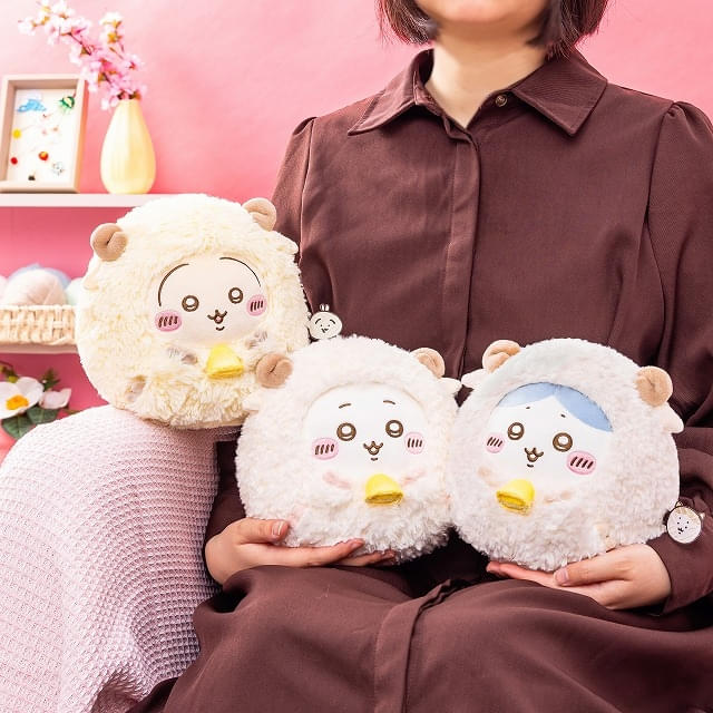 ちいかわ」2027年の福袋の予約受付中 ちいかわたちがモフモフの“未