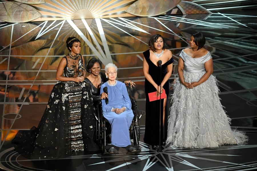 「Hidden Figures」のキャストと、映画の題材となったキャサリン・ジョンソンさんが登場