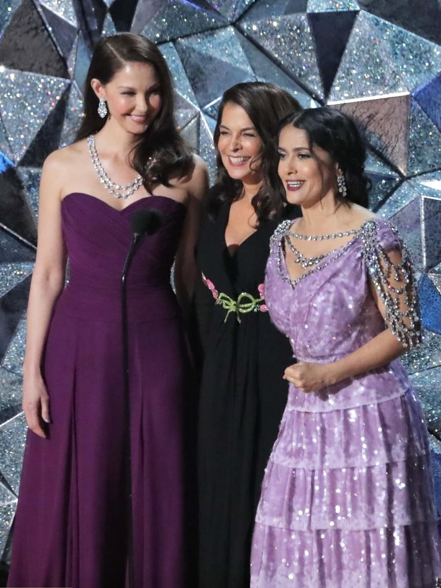 アシュレイ・ジャド、アナベラ・シオラ、サルマ・ハエックが #TimesUp のスピーチ