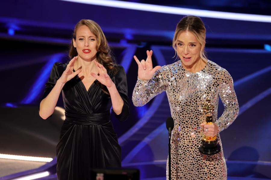 脚色賞を受賞したシアン・ヘダー（「コーダ あいのうた」）