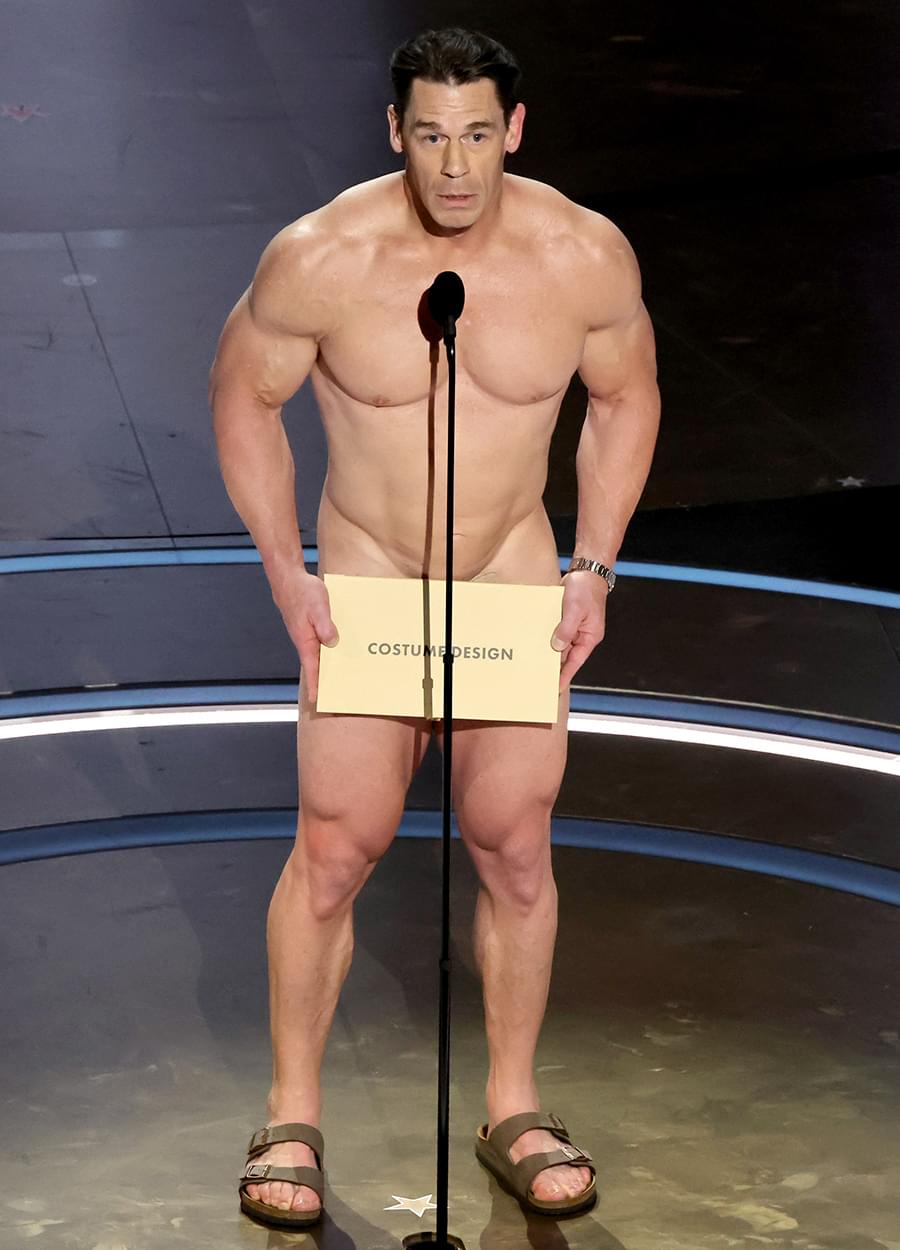 衣装デザイン賞プレゼンダーのジョン・シナが裸で登場!?