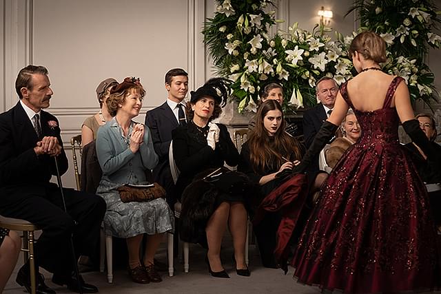 ドレスだけじゃない！ 「ミセス・ハリス、パリへ行く」再現度が高いメゾン ディオールにも注目