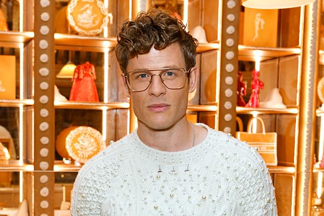 250万部を売り上げた700ページ超の人気小説、ジェームズ・ノートン主演で舞台化