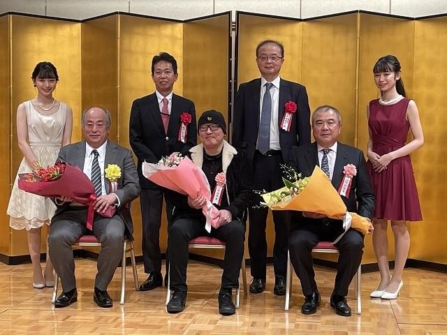 第67回「映画の日」中央式典、「ドライブ・マイ・カー」製作委員会と「名探偵コナン」青山剛昌氏に特別功労章贈呈