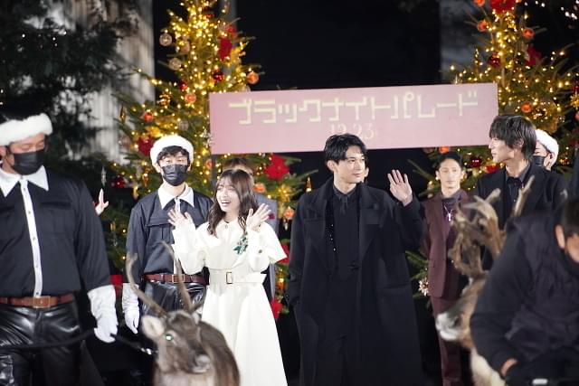 橋本環奈、福田雄一監督新作で“変顔”限界値 吉沢亮＆中川大志らと丸の内でパレード