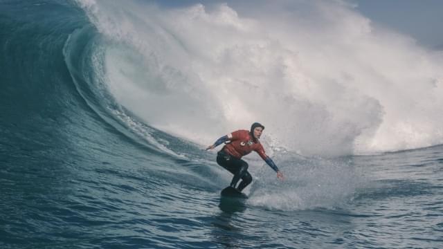 「Maya and the Wave」