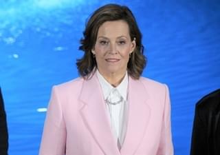 【来日記者会見】ジェームズ・キャメロン監督、イルカショーに大興奮 「アバター」シリーズ続編にも言及