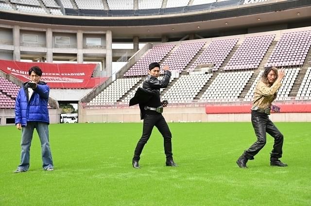 放送開始20周年を迎えた「仮面ライダー龍騎」オリジナルキャストが参戦!