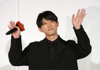 吉沢亮、欲しいクリスマスプレゼントは？ 優等生発言直後に“ブラック”な本音