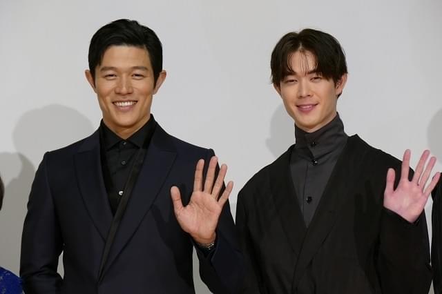 鈴木亮平と宮沢氷魚