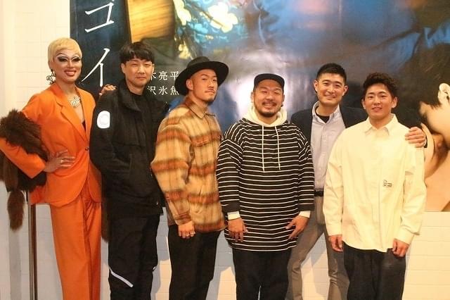 インタビュー後に撮影。左からドリアン、松永監督、ヨウ、しゅうへい(インタビューは不参加)、ジュン、コウタ