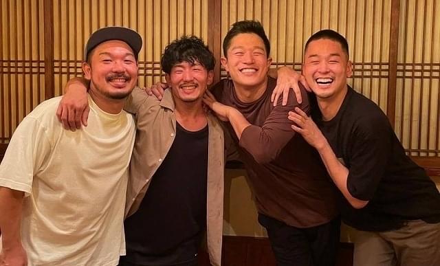 映画撮影前の顔合わせ。左からしゅうへい(インタビューは不参加)、コウタ、鈴木亮平、ドリアン