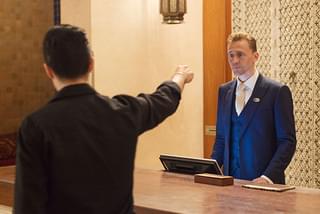 トム・ヒドルストン主演「ナイト・マネージャー」シーズン2制作へ