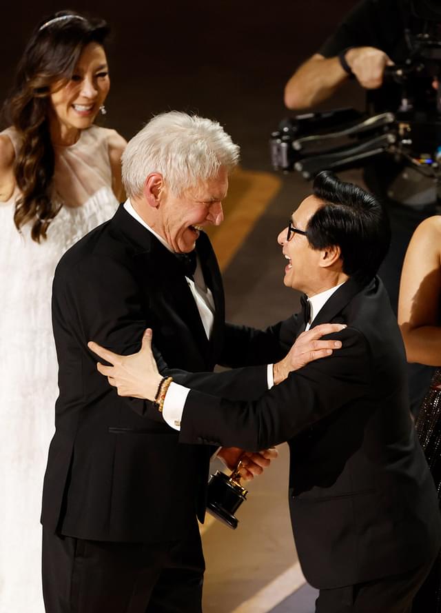 ハリソン・フォードがキー・ホイ・クァンを祝福！