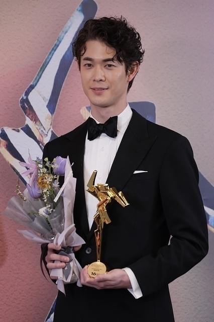 「エゴイスト」で最優秀助演男優賞！