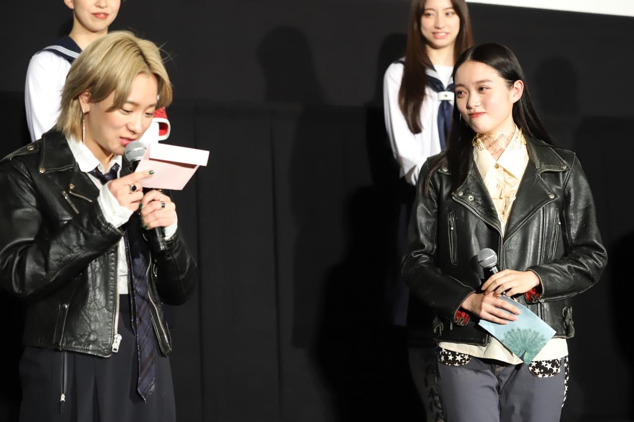 「ベイビーわるきゅーれ」続編公開！ 高石あかり＆伊澤彩織、互いに「運命の二人」