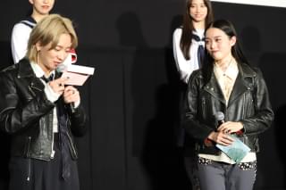 「ベイビーわるきゅーれ」続編公開！ 高石あかり＆伊澤彩織、互いに「運命の二人」