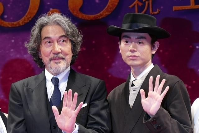 親子を演じた役所広司と菅田将暉