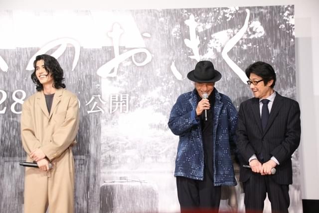 佐藤浩市「こういう並びは恥ずかしいんです」