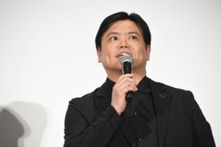 中村倫也、結婚祝福の拍手に感謝 映画で宇宙人役「今回はノリ配分多め」