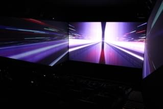 坂本龍一さんが音響監修 「最上の音響を楽しめる劇場」と自負するプレミアムシアターがオープン